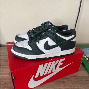 Nike Dunks Green and White Sneakers